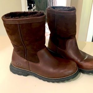 Ugg suede boots with sherpa lining.